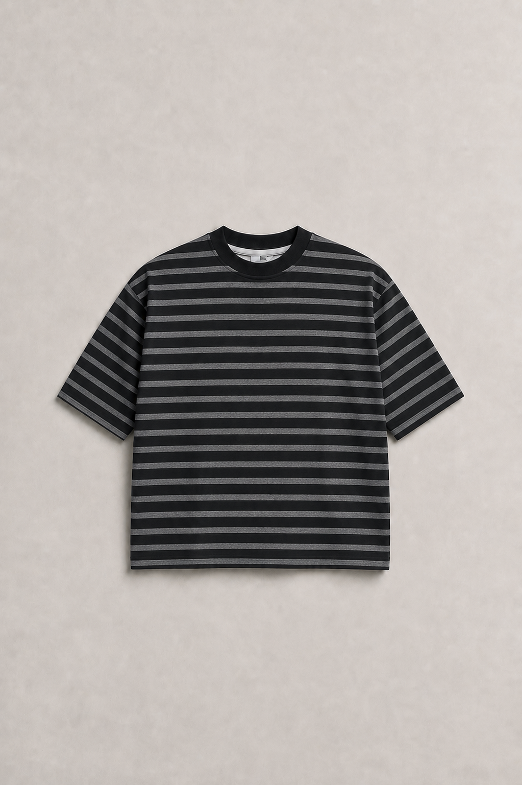 BLACK STRIPED OVERSIZED FIVESLEEVE