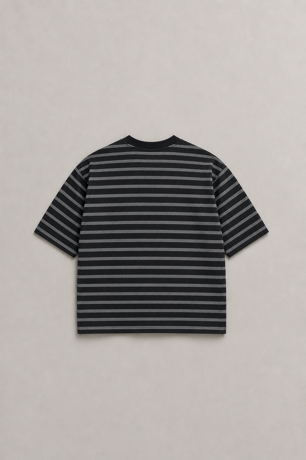 BLACK STRIPED OVERSIZED FIVESLEEVE