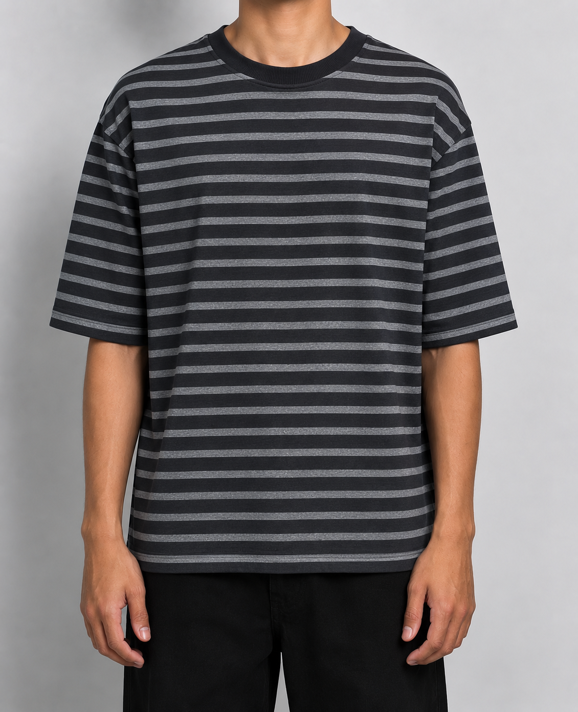 BLACK STRIPED OVERSIZED FIVESLEEVE
