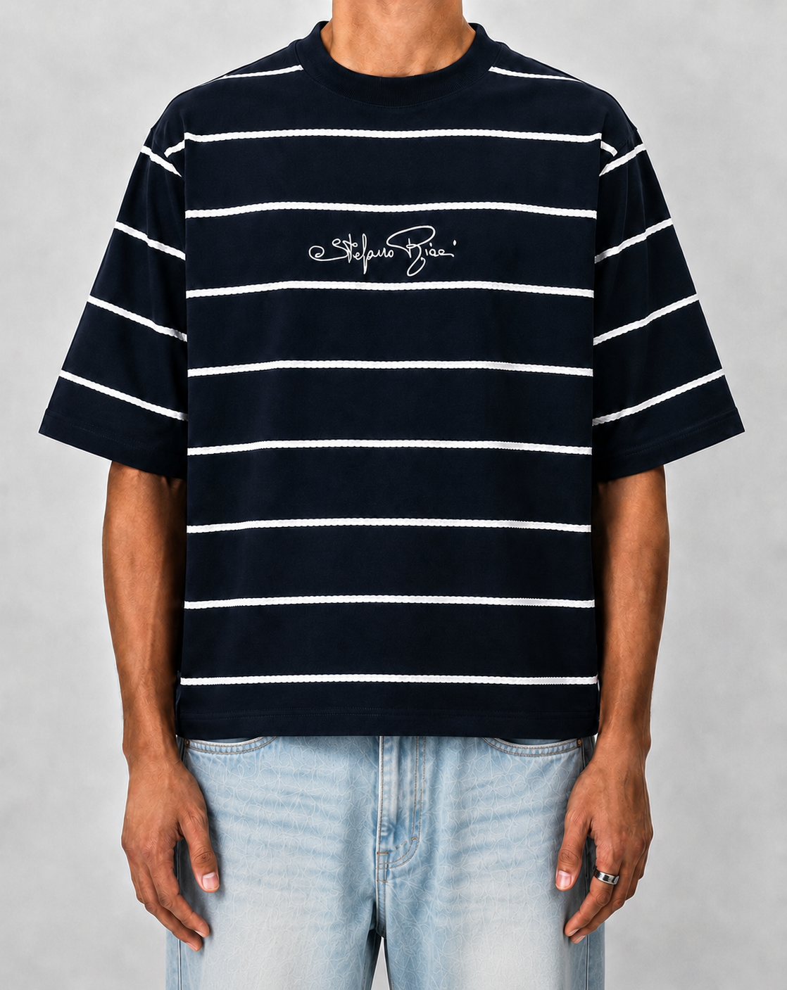NAVY STRIPED FIVE SLEEVE