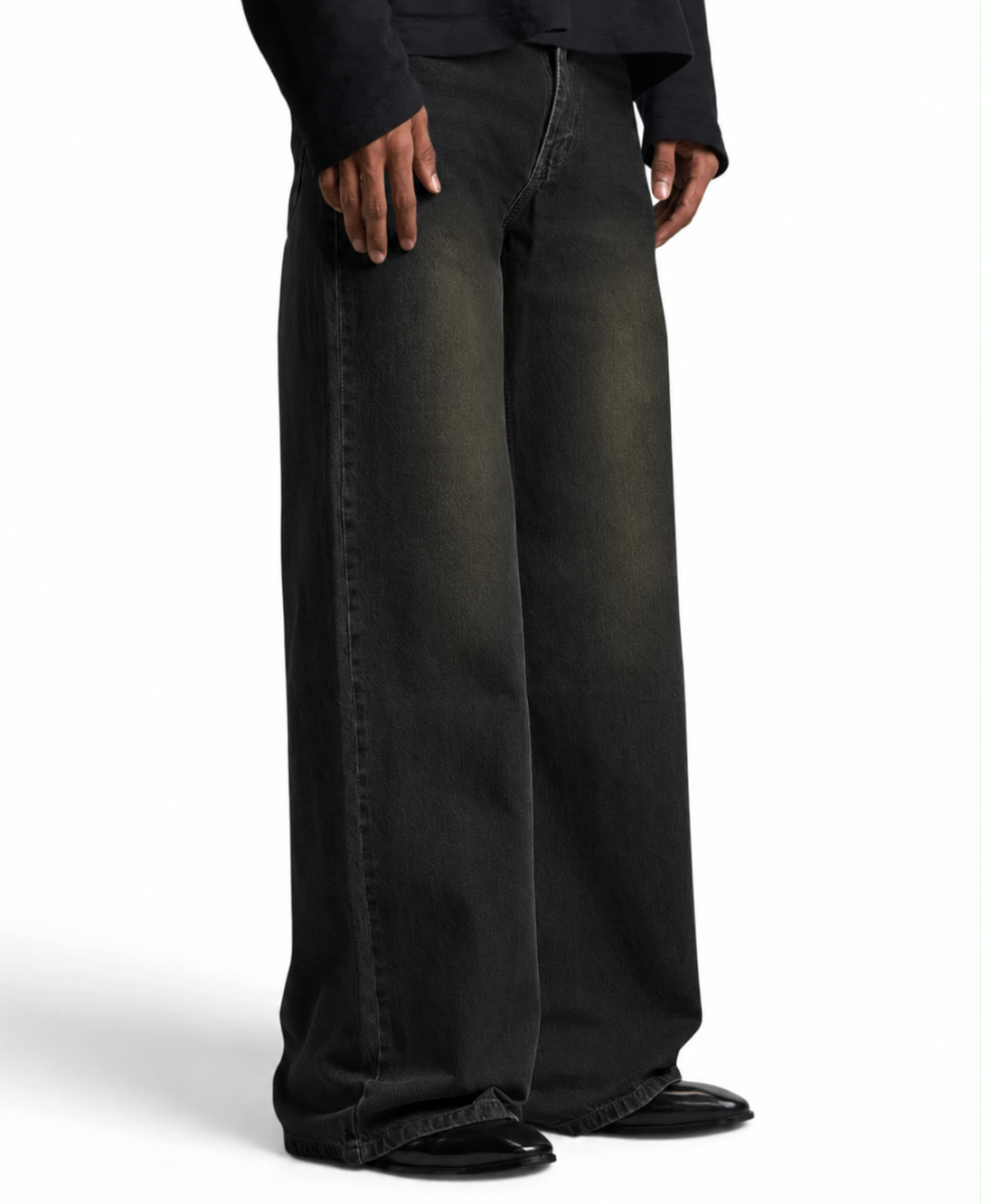 RUSTIC BLACK WIDE