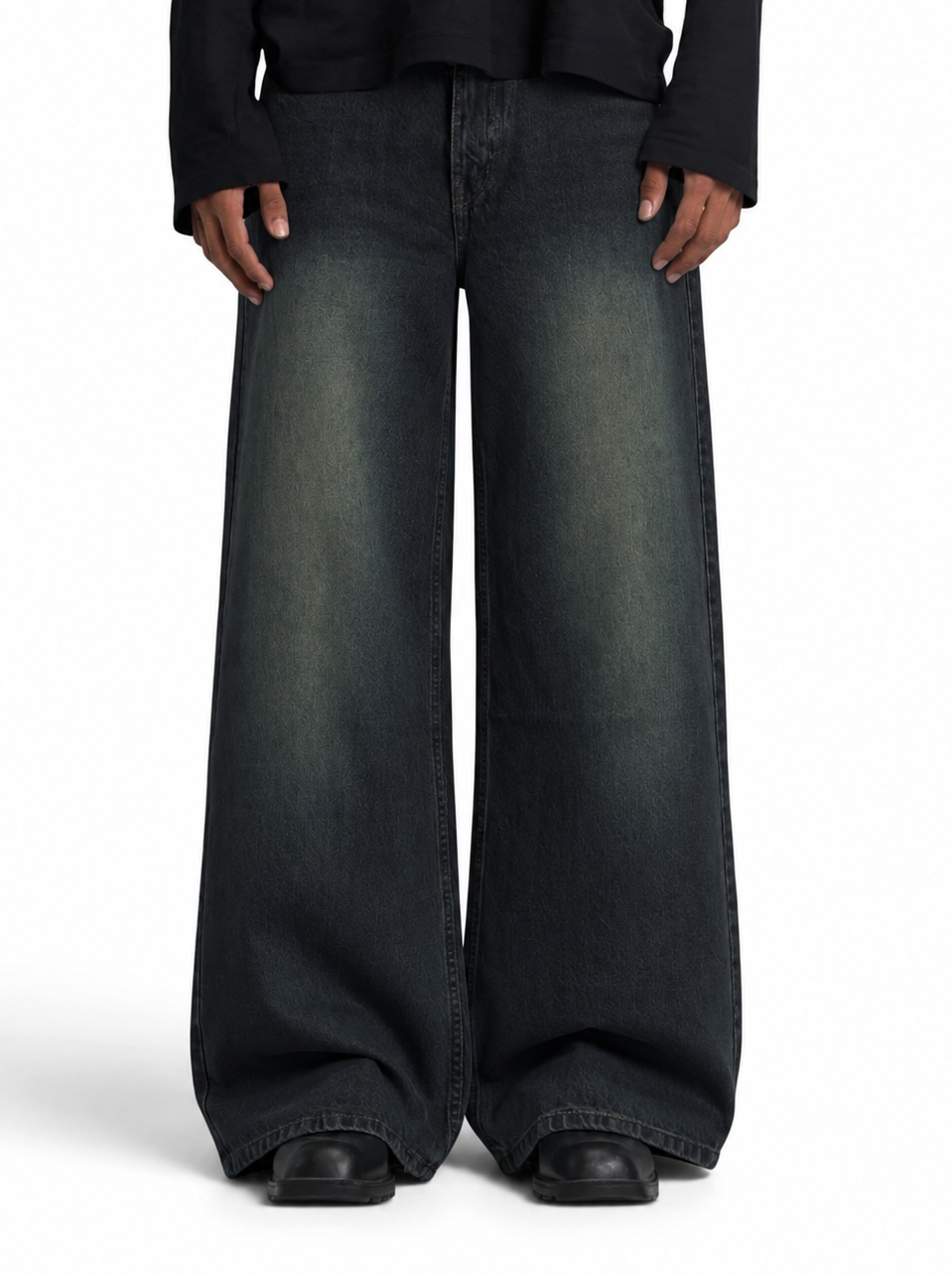 SMOKY BLACK WIDE