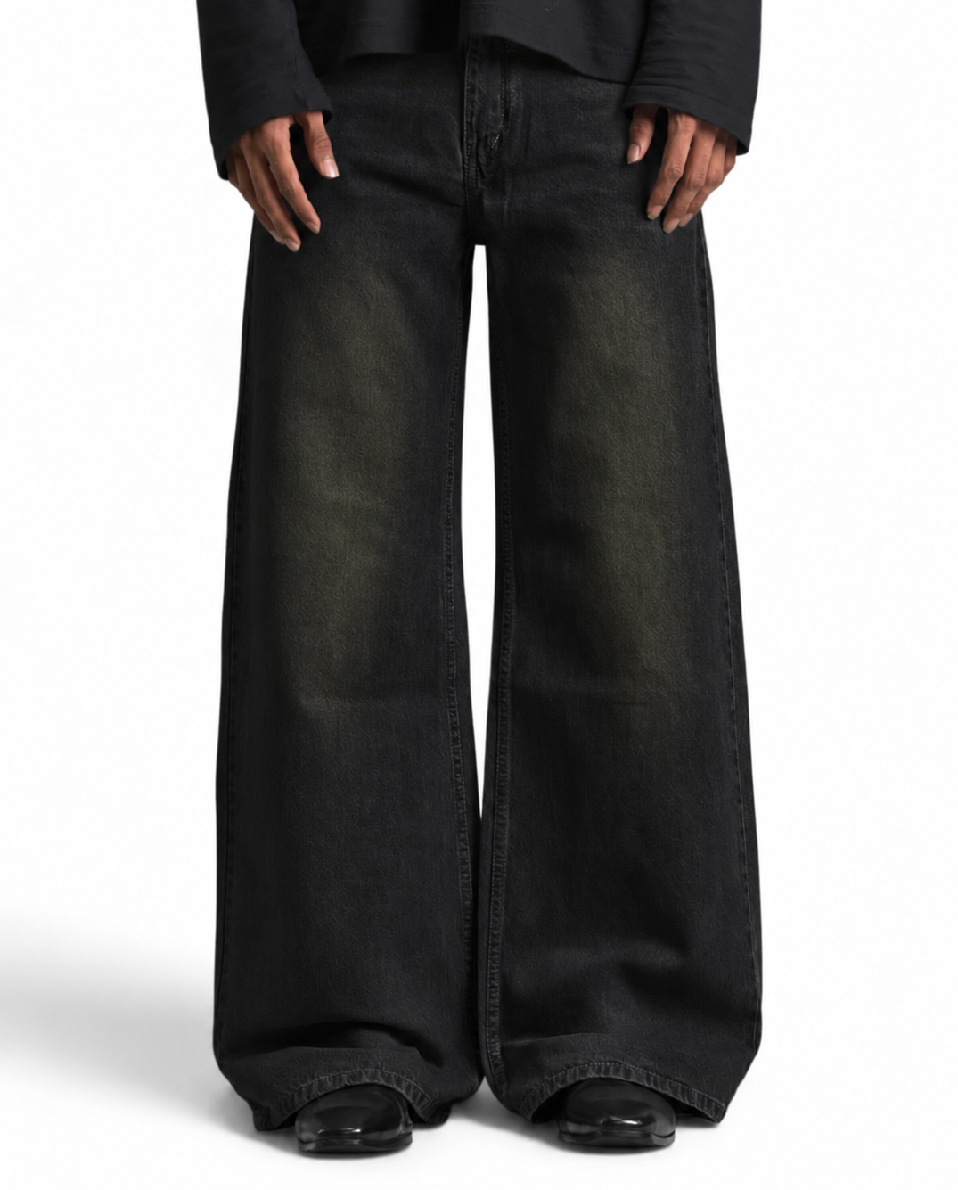 RUSTIC BLACK WIDE